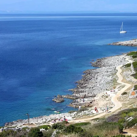 Apartment With A Parking Space Mali Losinj